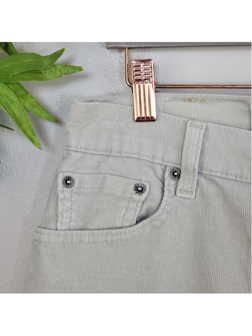Vintage Levi's 550 Relaxed Fit Tapered Leg Pants Light Khaki Beige Corduroy USA - Picture 3 of 13